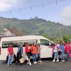 Sewa Hiace BSD Tangerang Selatan keperluan tour